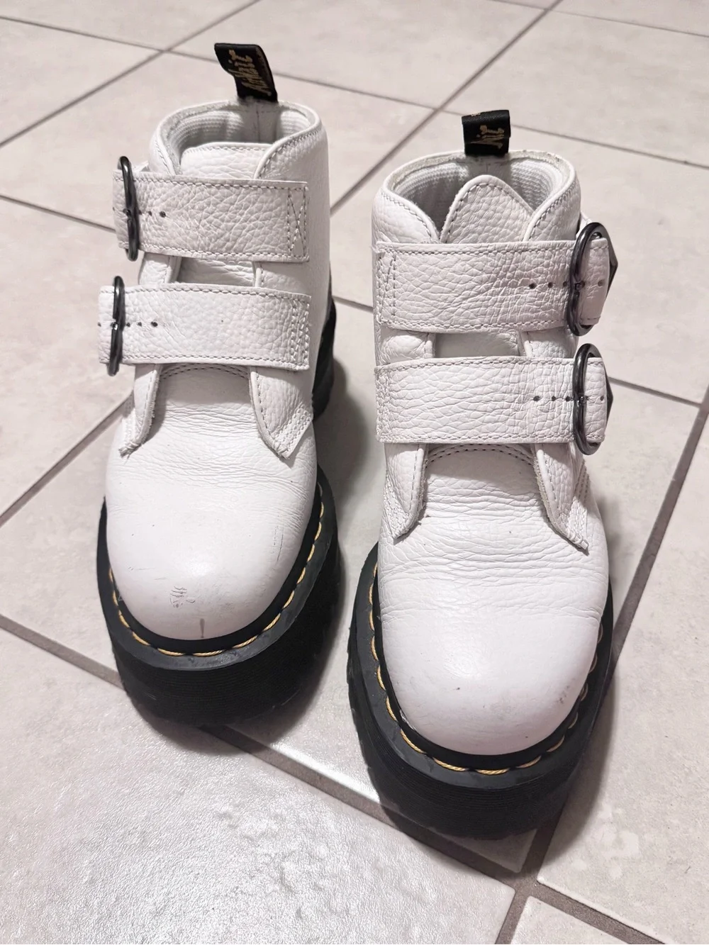 EUC Dr Martens Devon Heart platform boots sz 8